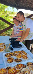  Kisültek a pizzák, és a langallók is