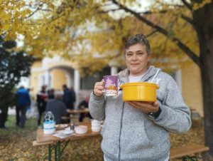 Finom falatokkal mosolygósan