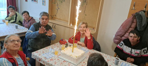 És ezen a napon köszöntöttük még Dórát és Juliannáinkat is névnapjuk alkalmából kávés ízesítésű tortával. (Február)