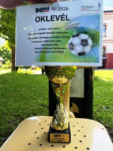 Az oklevél és a kupa