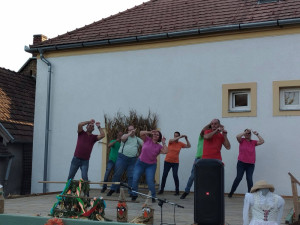 Összhangban a zenével és egymással