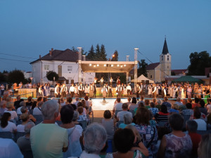 Kerka táncegyüttes Lenti szívében