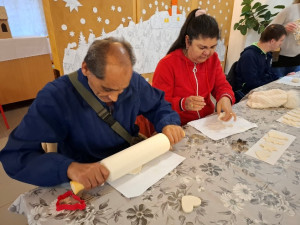 Advent harmadik vasárnapja: Készülnek a karácsonyfadíszek