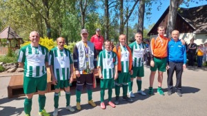 Darvastó 1-es futballcsapat éremmel a nyakukban