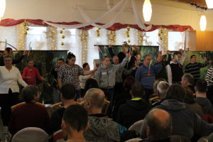 A fejlesztő csoport Összetartozunk című tánca