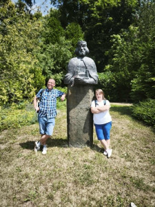Államalapító Szent István király szobránál