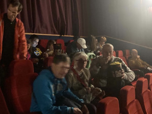 Popcorn és cola, ami a vetítéshez dukál