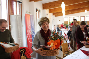 A zsűri tagjainak jelképes ajándékkal köszöntük meg munkáját