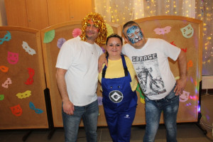 Közrefogták a kis miniont