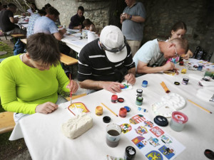 Kreatív munka a  címerfestés