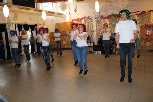 A tánccsoport akcióban