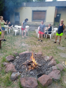Grillezés előkészületei, tűzrakás 