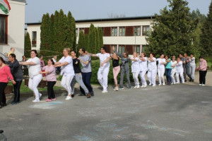 A vonatozás sem maradhatott ki a repertoárból.