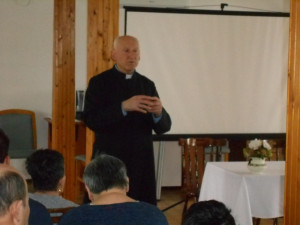 A képen a hittan egy pillanata látható